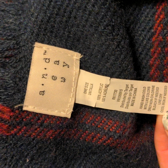 Soft blanket scarf - Picture 3 of 4